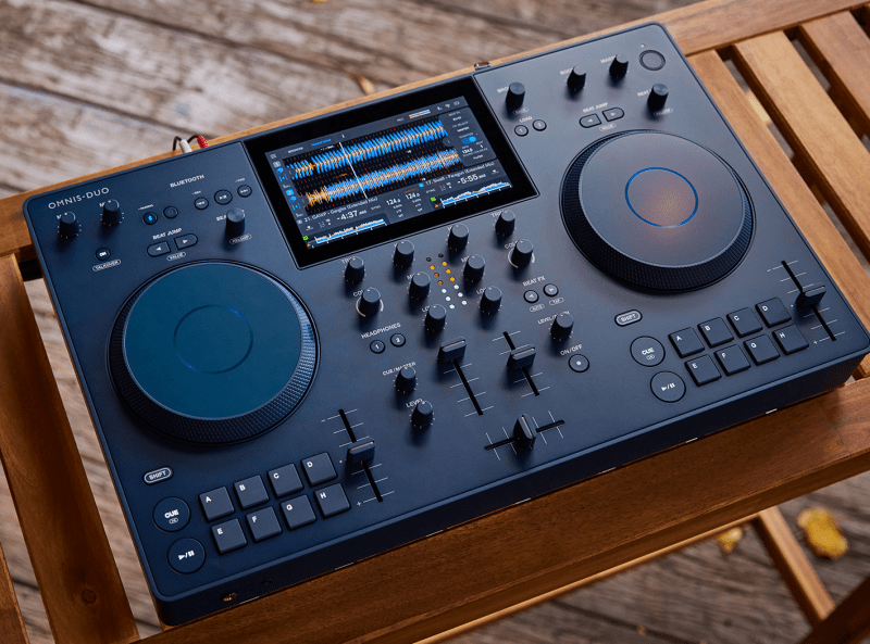 Detailed view of the features on the AlphaTheta Omnis-Duo portable DJ system