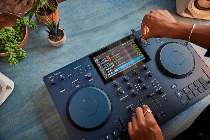 AlphaTheta Omnis-Duo: The Ultimate Portable DJ Setup