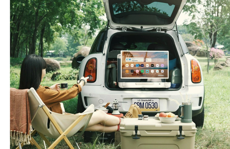 LG StanbyME Go: Your Portable Cinema on the Move