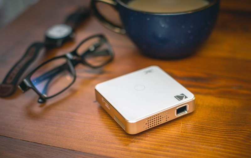 KODAK Luma 75: Big Projector in a Small Package