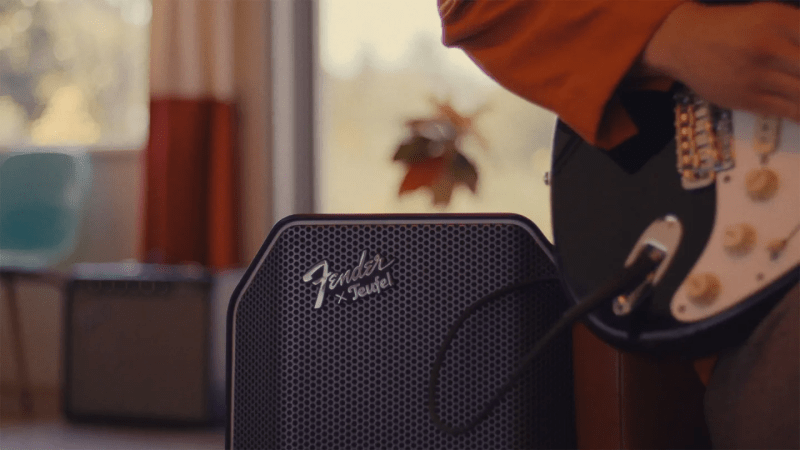 Close-up of the ROCKSTER AIR 2 speaker showing its retro-styled knobs and Fender branding.